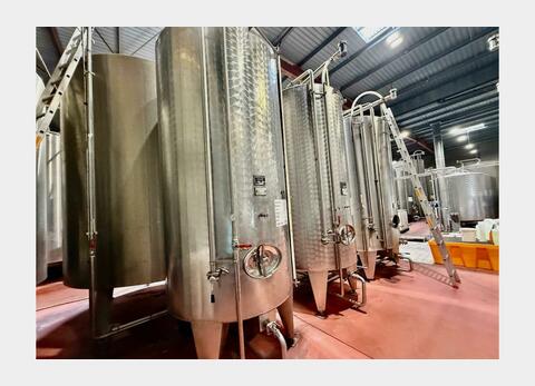 Cuve inox - Bouchonn&eacute;e - Fond conique 62 HL (6 200 litres) LAGOUARDE