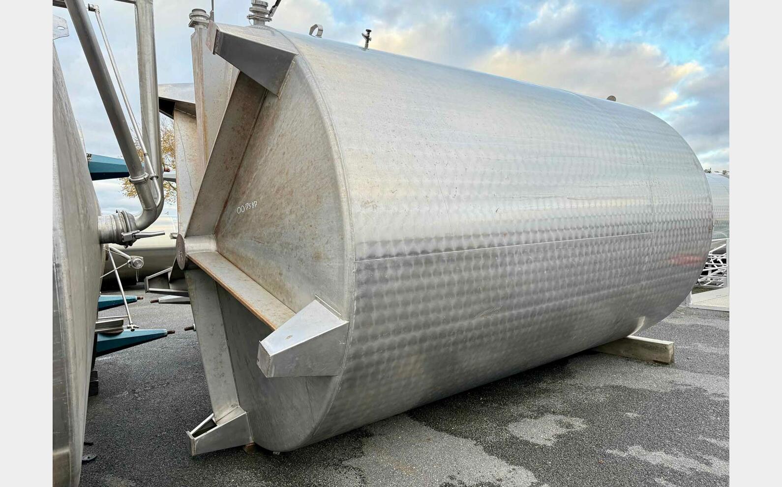 Cuve inox - Bouchonn&eacute;e 290 HL (29 000 litres) STAI