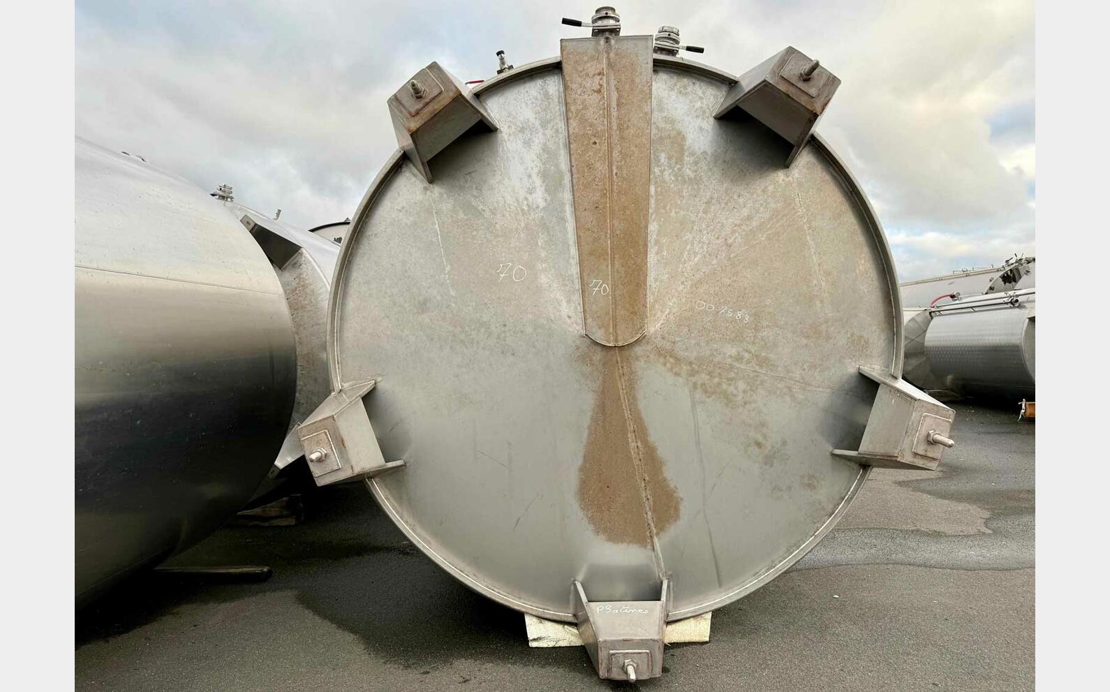 Ss tank - Flat bottom 258 HL (25,800 litres)