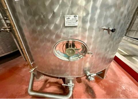 Stainless steel tank - Flat bottom on legs