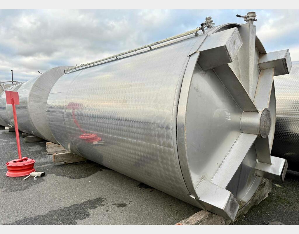 Cuve inox - Bouchonn&eacute;e - Fond plat 235 HL (23 500 litres) LAGOUARDE