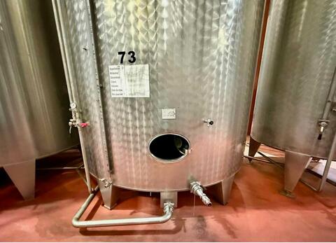 Cuve inox bouchonnée - Fond plat sur pieds