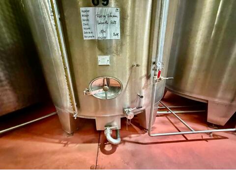 Stainless steel tank - Flat bottom on legs