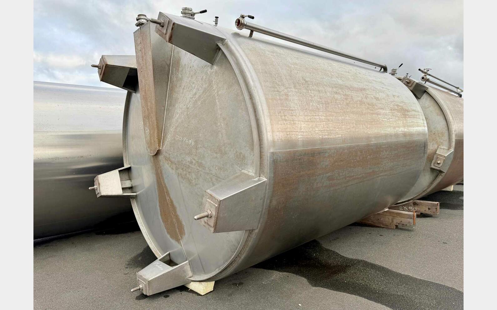 Ss tank - Flat bottom 258 HL (25,800 litres)