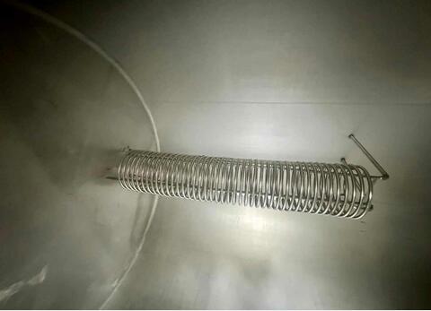 Vertical cylindrical stainless steel tank - On legs