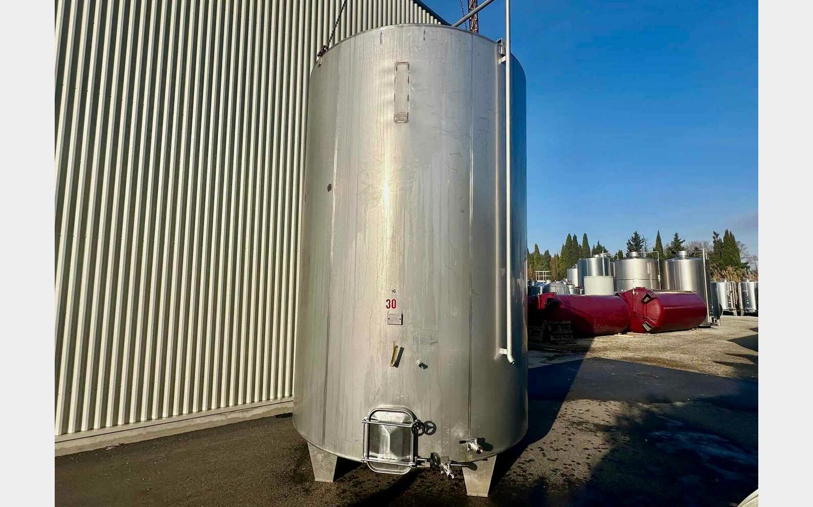 Ss tank - Temperature controlled 300 HL (30 000 litres)
