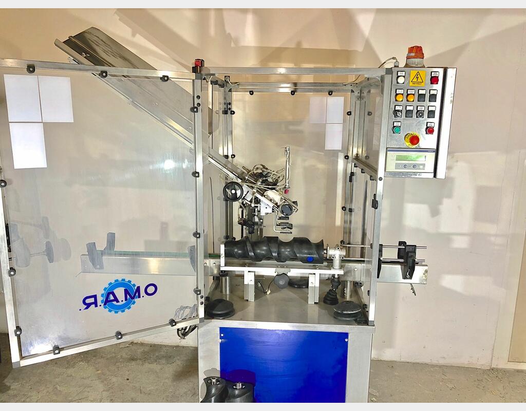 Distributeur de capsules OMAR PU0118