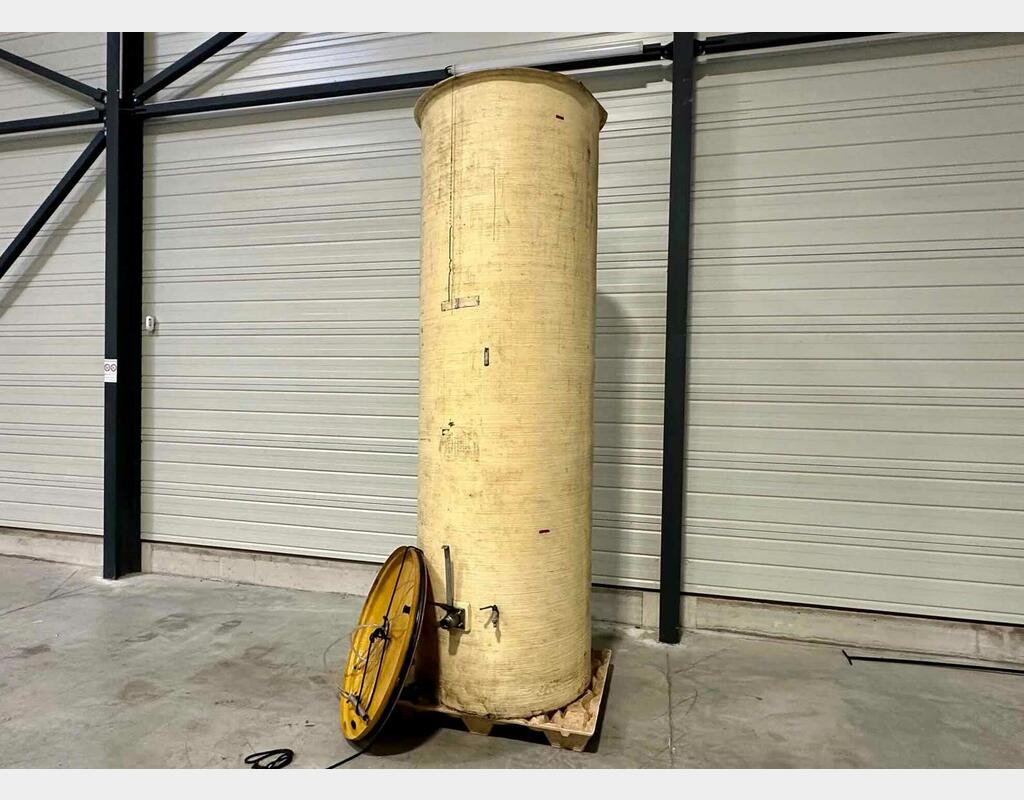 Fibreglass tank - Floating lid - On skirt