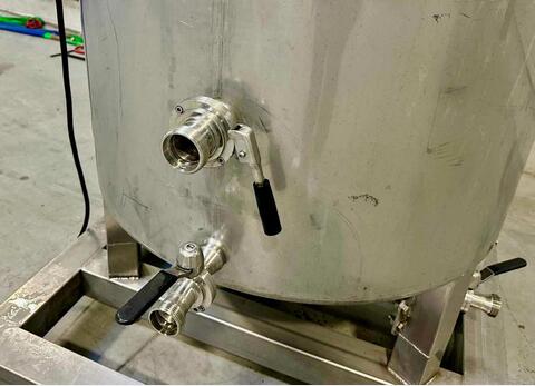 Cuve inox avec agitateur - Sur châssis - Fond conique