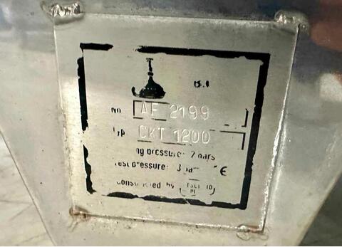Stainless steel tank on legs 12 HL