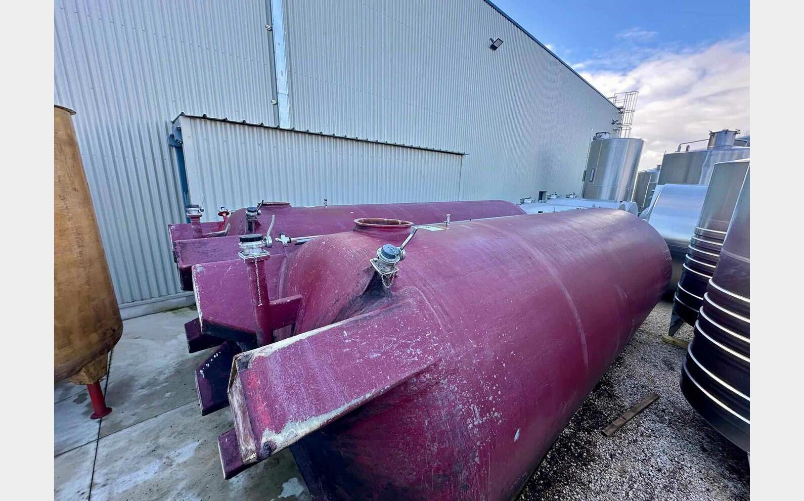 Cuve fibre ferm&eacute;e - Sur pieds 200 HL (20 000 litres) SELIP