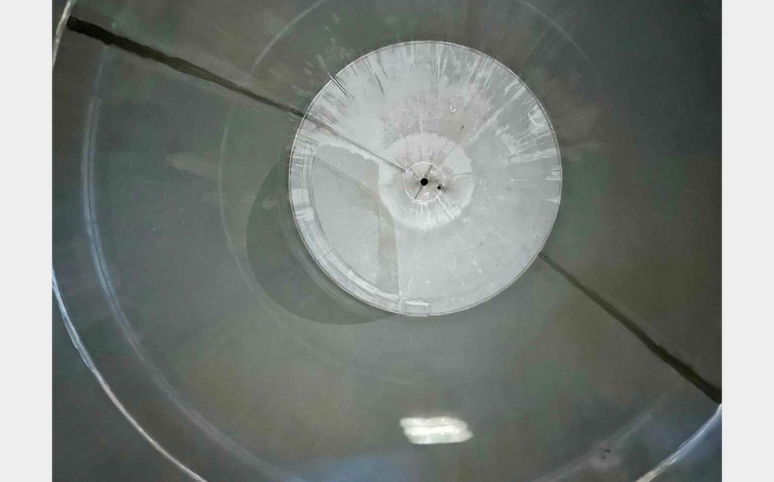 Stainless steel tank on legs