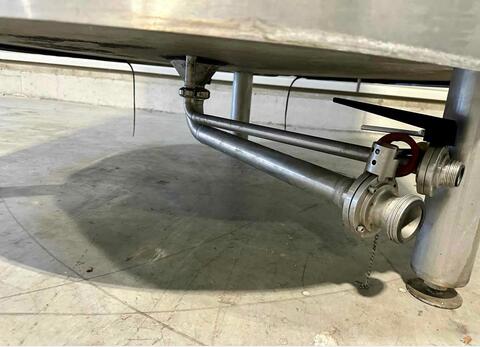Stainless steel tank on legs