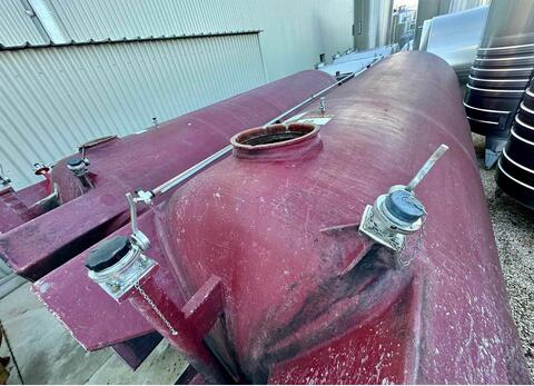 Cuve fibre de verre - Fond bombé sur pieds