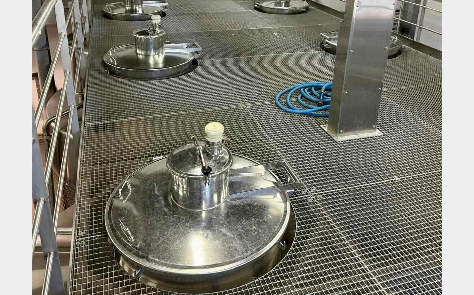Stainless steel truncated cone tank ST 79 HL (7 900 litres) SERAP