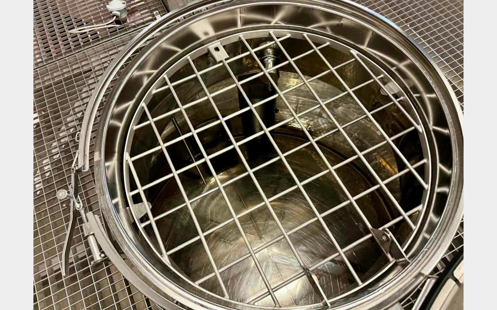 Insulated, thermoregulated 304 stainless steel tank 79 HL (7 900 litres) SERAP