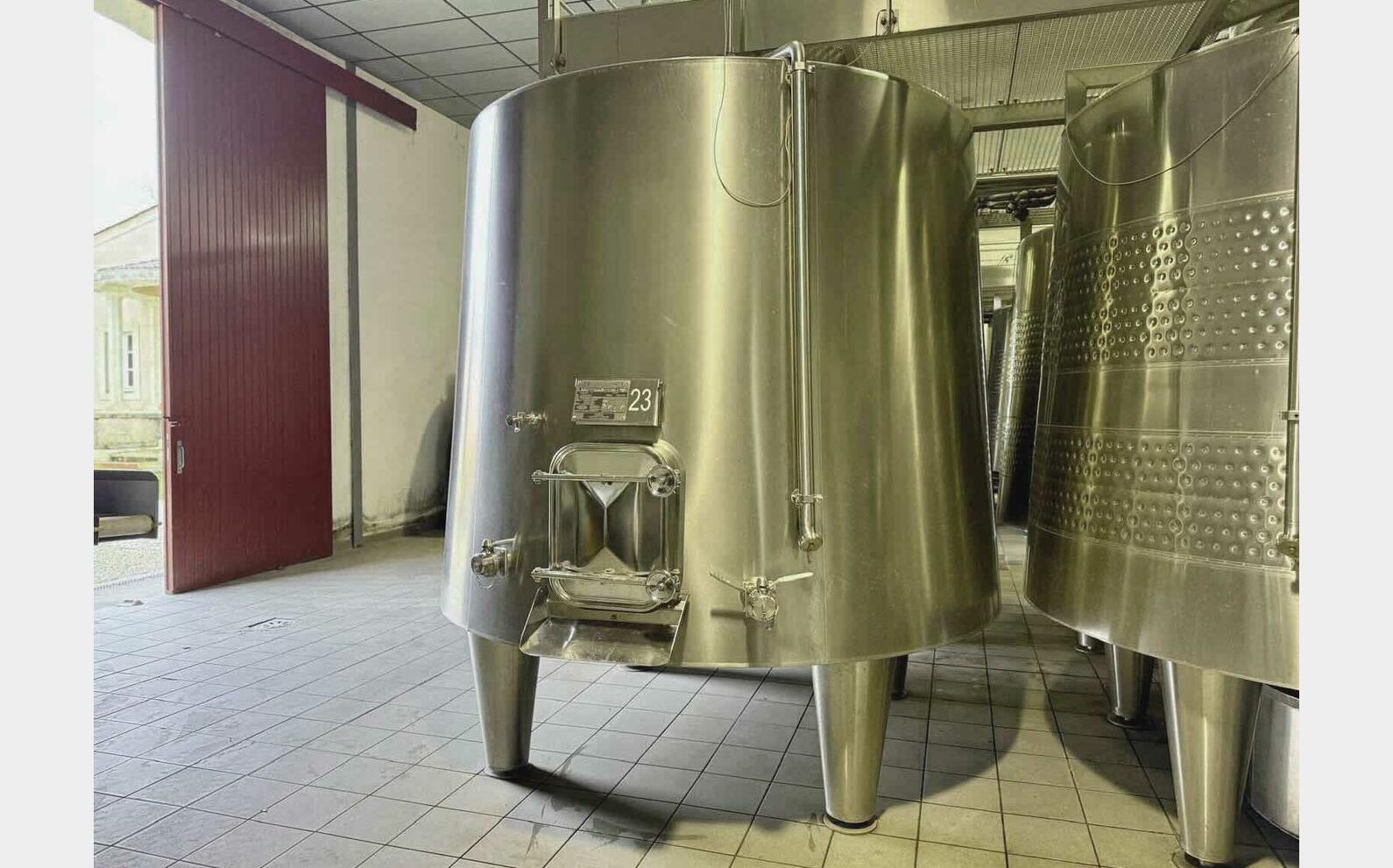 Cuve inox 304 isol&eacute;e thermor&eacute;gul&eacute;e 79 HL (7 900 litres) SERAP