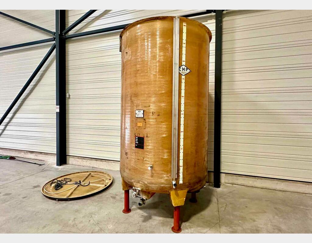 Cuve fibre sur pieds - Chapeau flottant 50 HL (5 000 litres) CMP