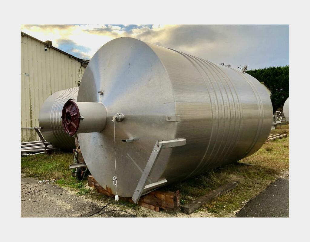 Cuve inox 304 thermor&eacute;gul&eacute; sur pieds 245 HL (24 500 litres) PIERRE GUERIN