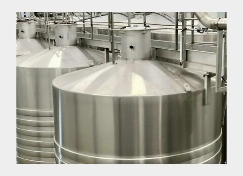 Cuve inox 304L thermorégulée - Verticale fond plat incliné sur pieds