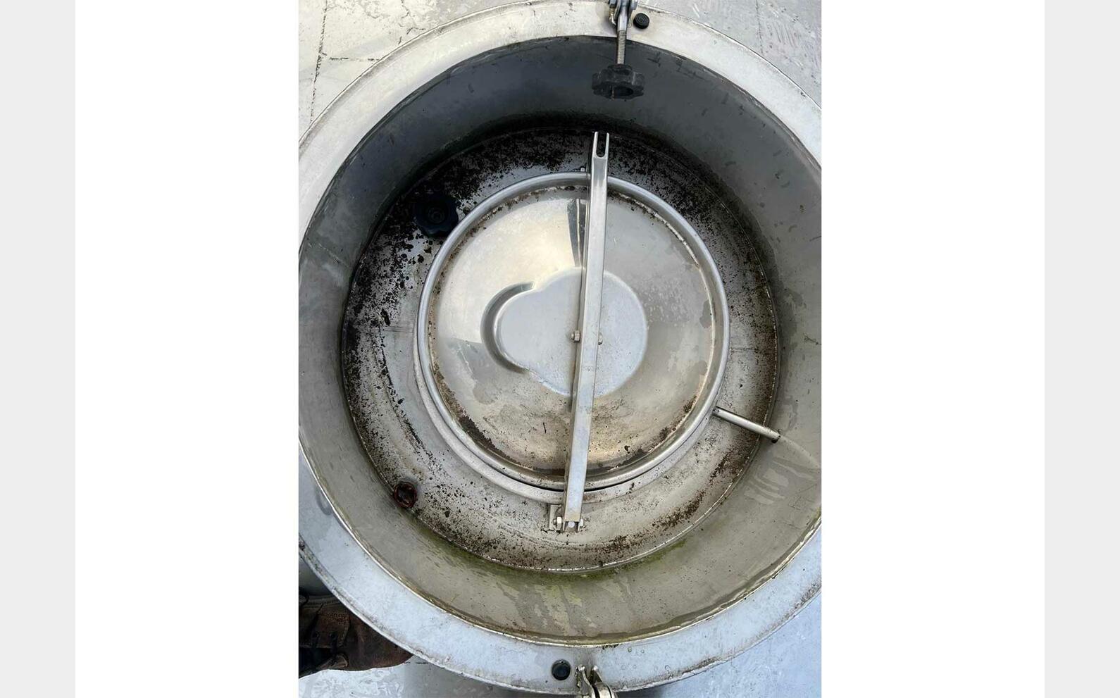 316 stainless steel tank - Insulated shell circuit 226 HL (22 600 litres) FELTRIN