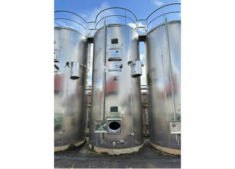 Cuve inox 316 - Circuit coquillé isolée - Fond plat incliné 2% sur radier