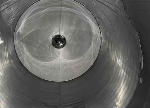 Cuve inox 316 - Circuit coquillé isolée - Fond plat incliné 2% sur radier