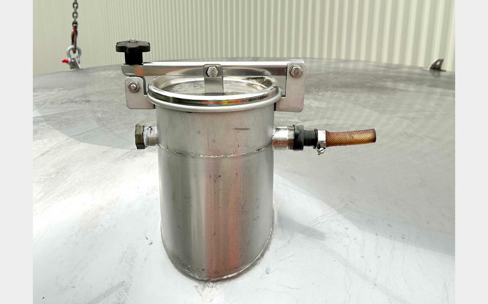 Cuve inox 304- Compartiment&eacute;e 97 + 52 + 81 = 230 HL (23 000 litres) GD INDUSTRIE