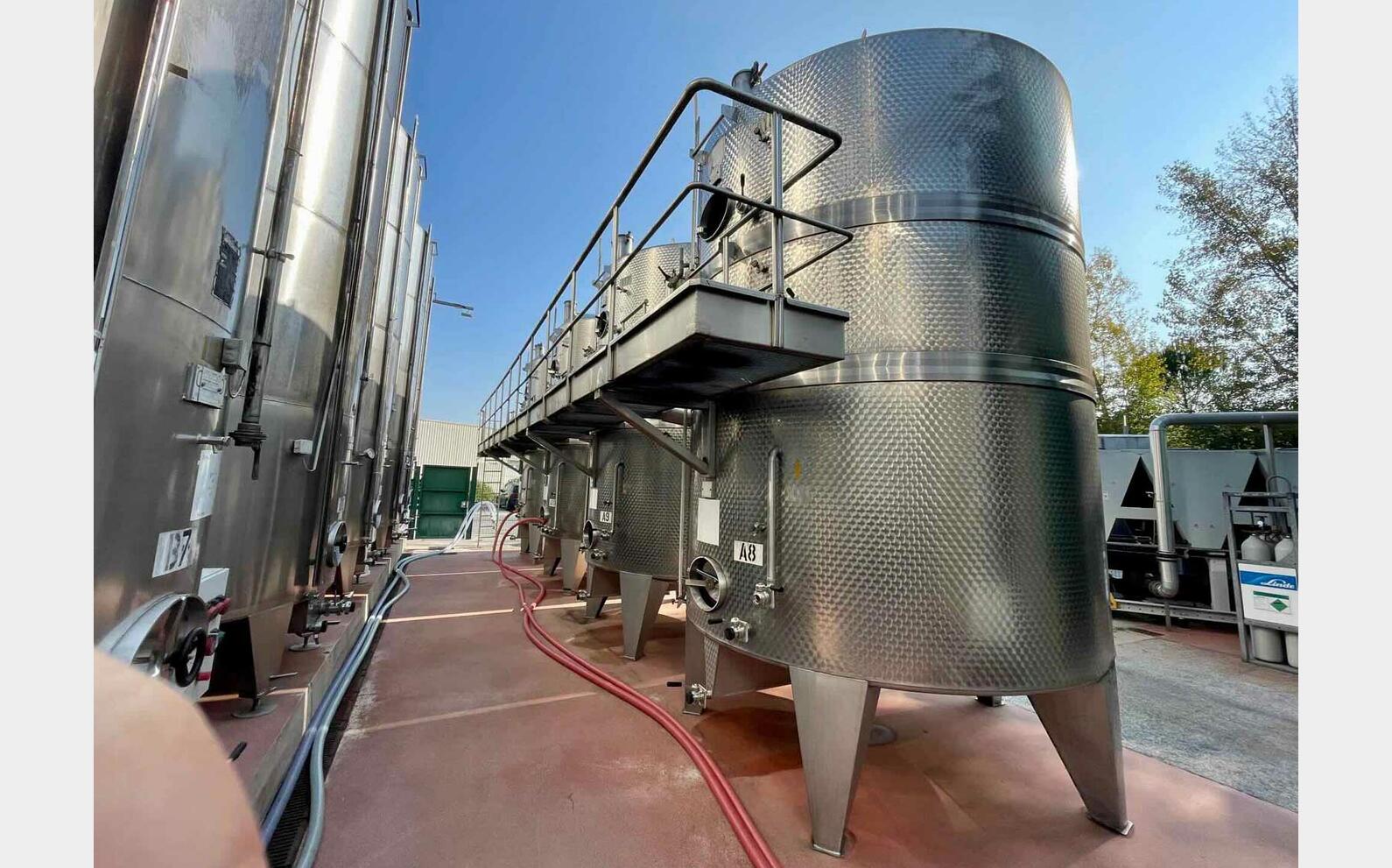 Cuve inox 304- Compartiment&eacute;e 97 + 52 + 81 = 230 HL (23 000 litres) GD INDUSTRIE