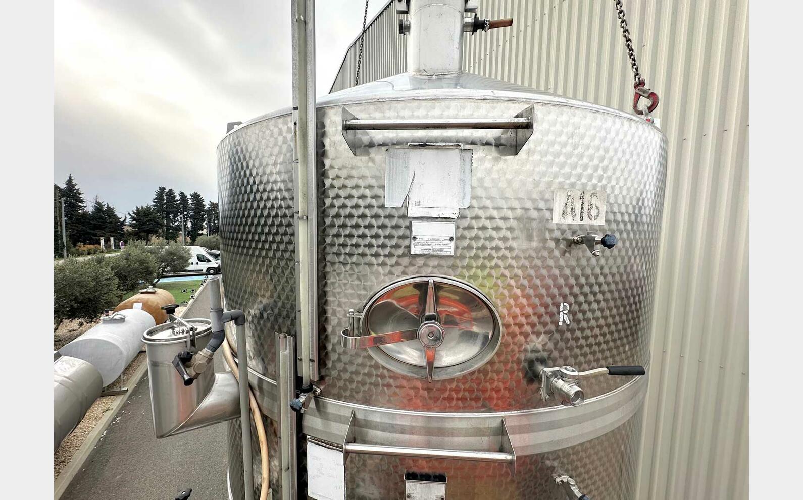 Cuve inox 304- Compartiment&eacute;e 97 + 52 + 81 = 230 HL (23 000 litres) GD INDUSTRIE