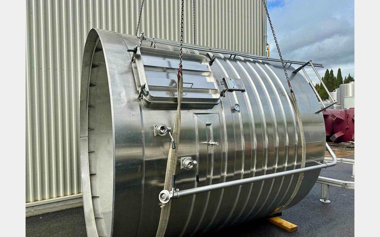 Stainless steel tank - Shell circuit 139 HL (13 900 litres) ETA