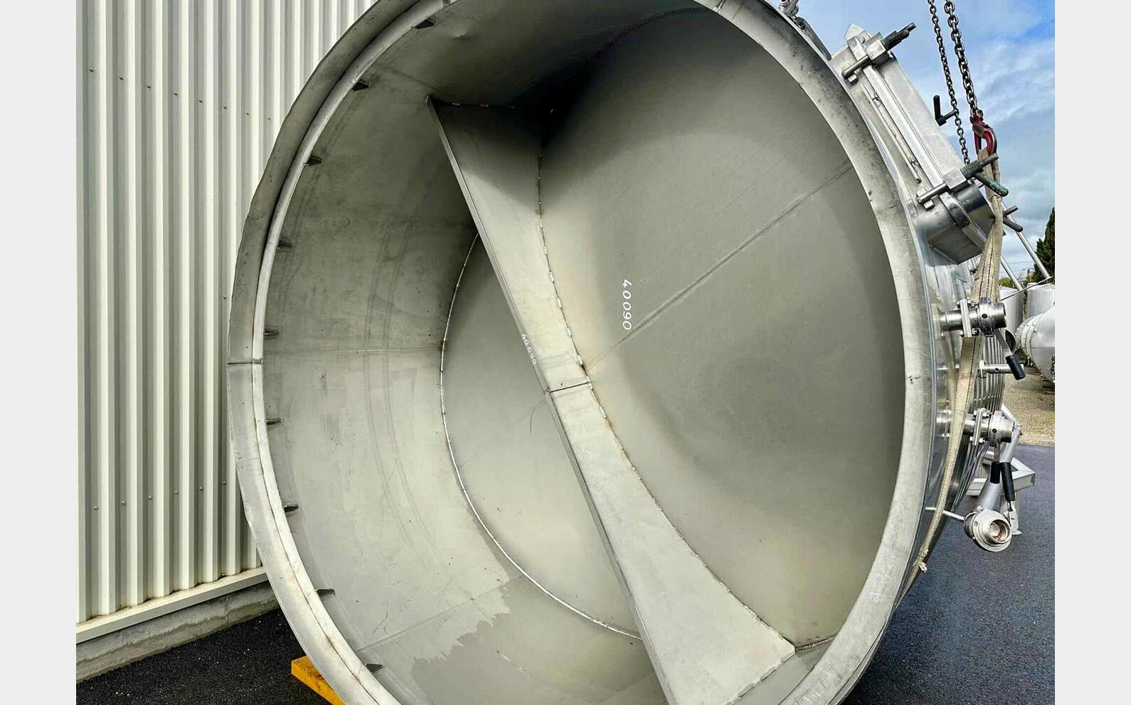 Stainless steel tank - Shell circuit 139 HL (13 900 litres) ETA