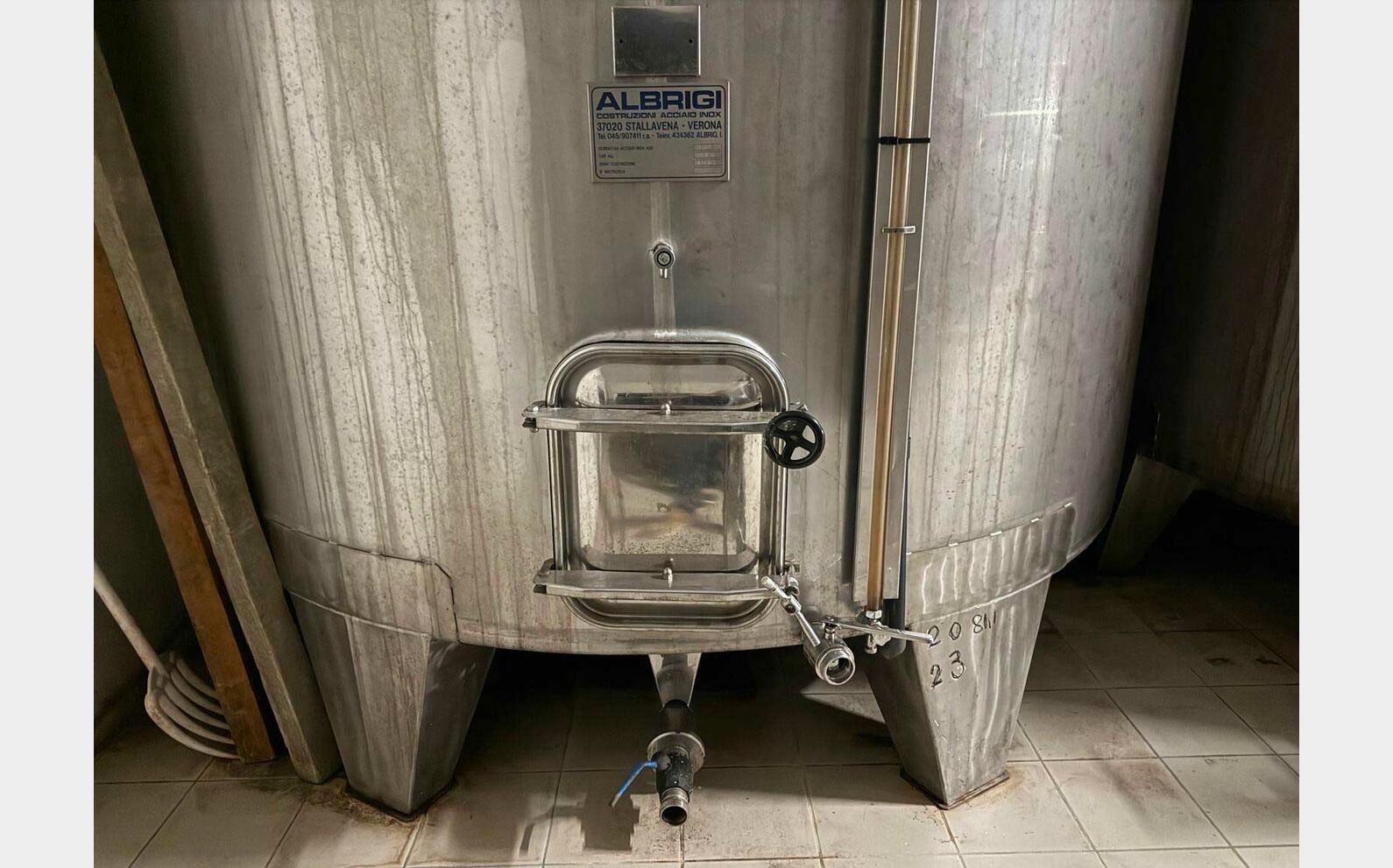 Cuve inox - Fond conique sur pieds 208 HL (20 800 litres) ALBRIGI