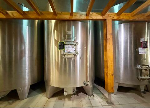 Cuve inox 304 fond plat boitard sur pied - Cuve alimentaire de stockage