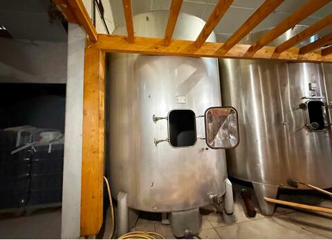 Stainless steel tank - Conical base on legs 165 HL (16,500 litres) MIROIR BRAUTHITE