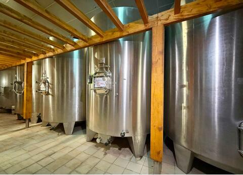 Cuve inox 304 fond plat boitard sur pied - Cuve alimentaire de stockage