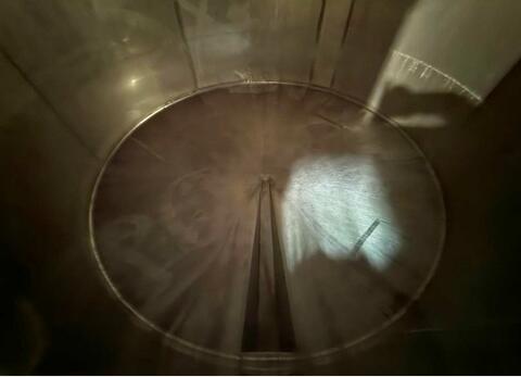 Cuve inox 304 fond plat incliné sur pied - Cuve alimentaire de stockage