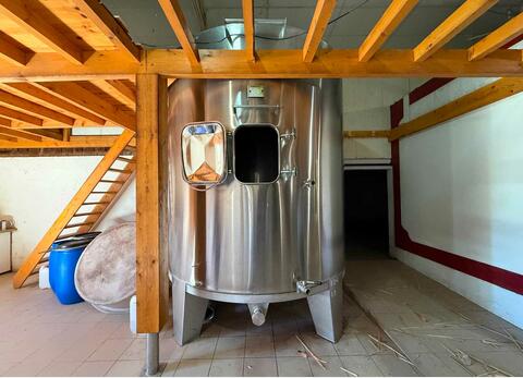 Cuve inox 304 fond plat incliné sur pied - Cuve alimentaire de stockage