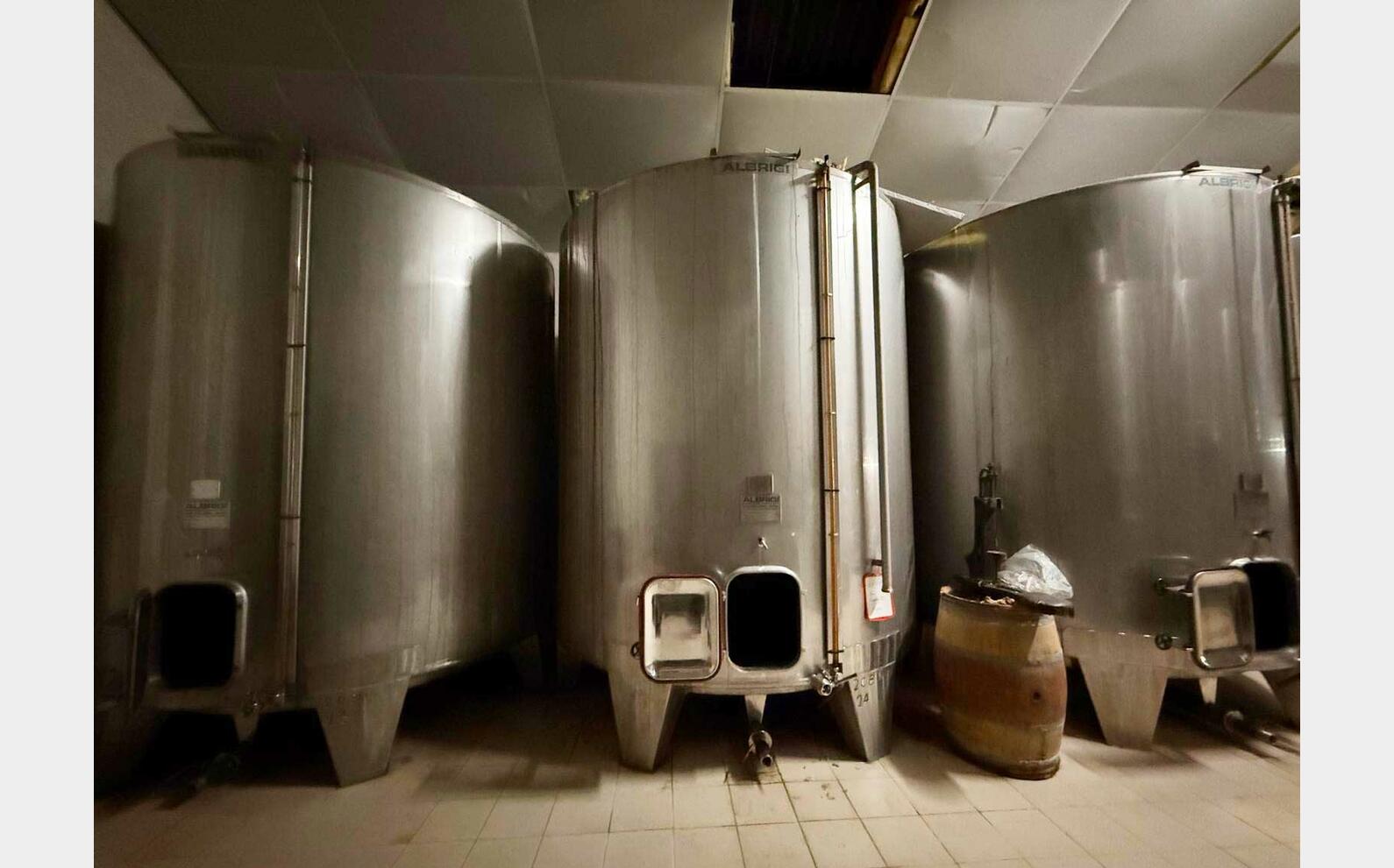 Cuve inox - Fond conique sur pieds 208 HL (20 800 litres) ALBRIGI