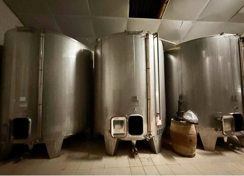 Cuve inox - Fond conique sur pieds 208 HL (20 800 litres) ALBRIGI