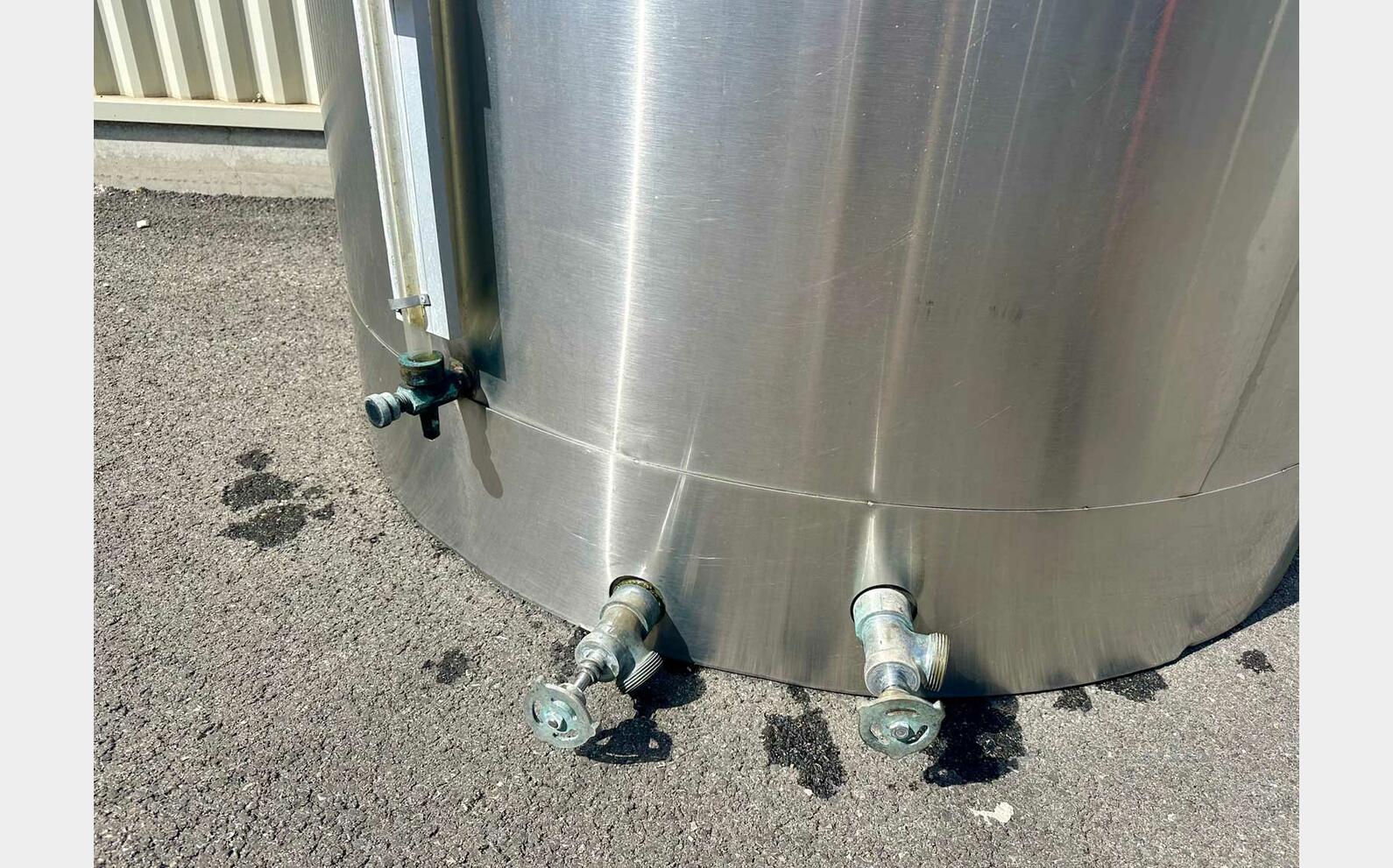 Cuve inox - Fond plat sur jupe 45 HL (4 500 litres)