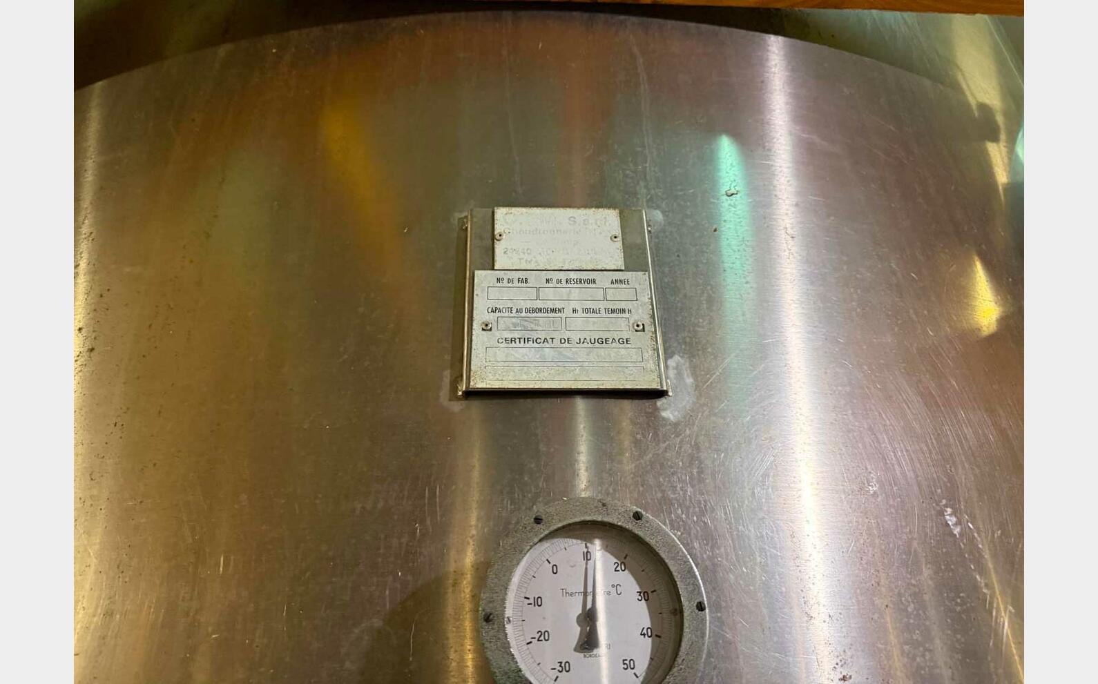Stainless steel tank - Sloping base on legs 165 HL (16,500 litres) CTM