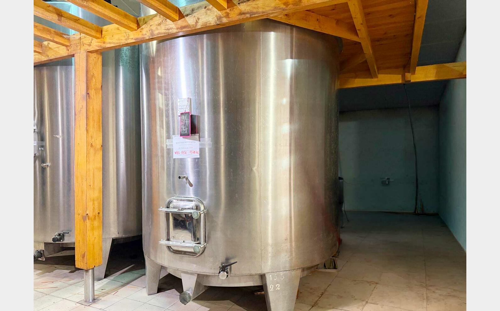 Stainless steel tank - Conical base on legs 155 hl (15,500 litres) CTM