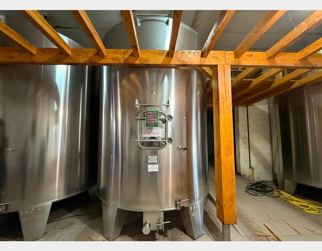 Stainless steel tank with conical base on a stand 155 hl (15,500 litres) MANGEARD