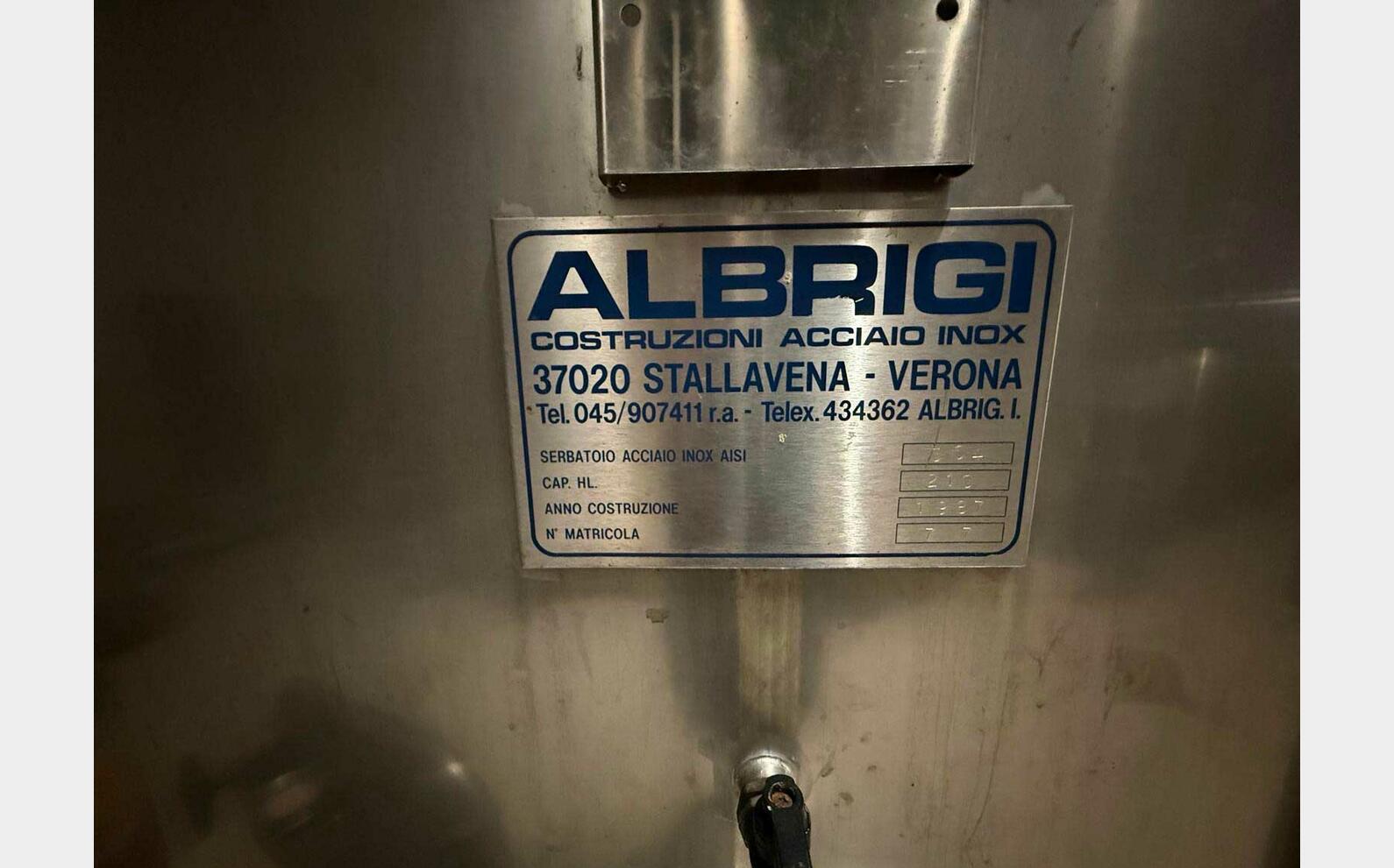 Cuve inox - Fond conique sur pieds 208 HL (20 800 litres) ALBRIGI
