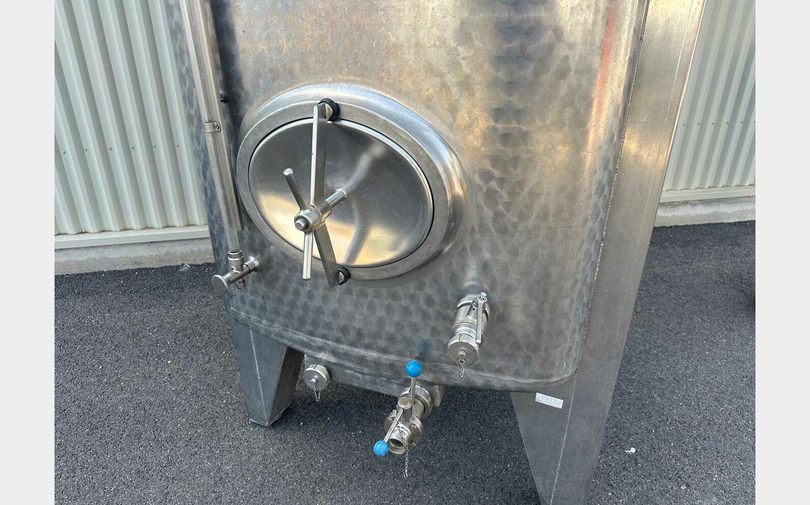 Rectangular stainless steel tank 75 HL (7 500 litres) PARA,M&Ouml;SCHLE