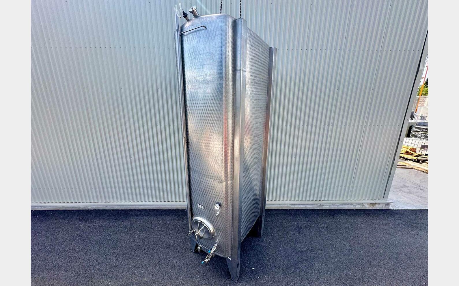 Rectangular stainless steel tank 75 HL (7 500 litres) PARA,M&Ouml;SCHLE