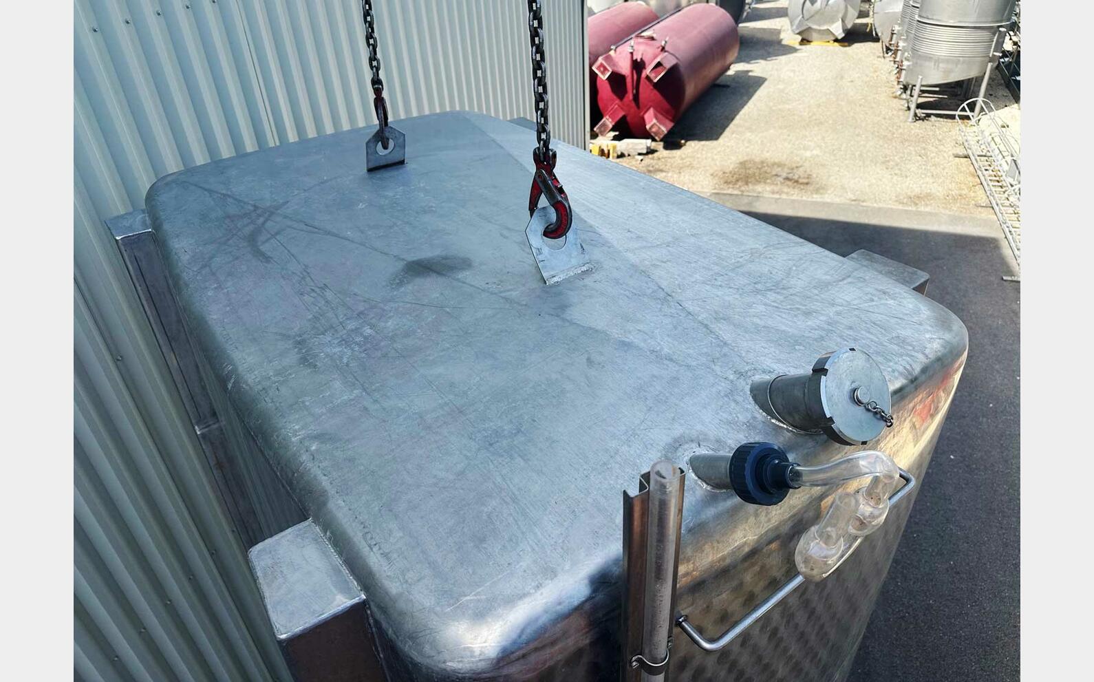 Rectangular stainless steel tank 75 HL (7 500 litres) PARA,M&Ouml;SCHLE