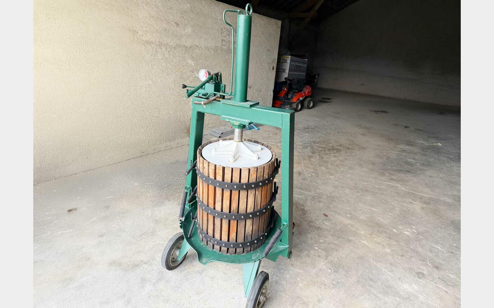 Pressoir hydraulique vertical manuel