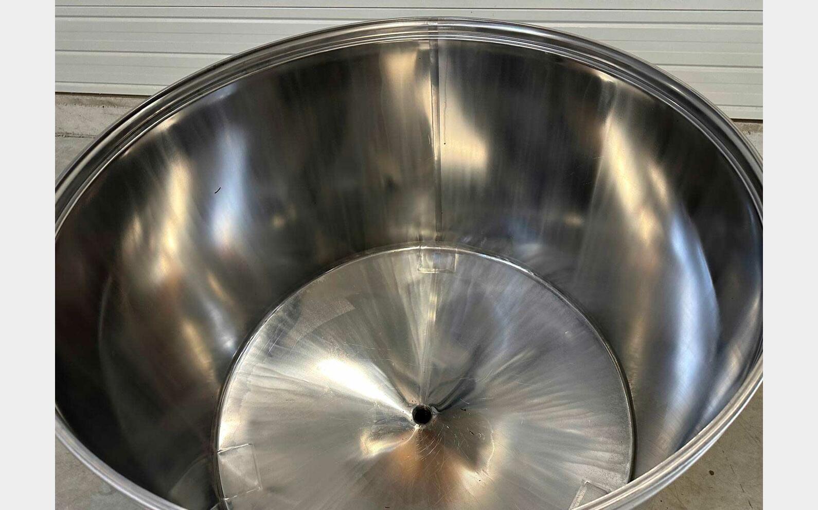 Open 304 stainless steel tank with a conical base on legs 10 HL (1,000 litres) CESPEDES